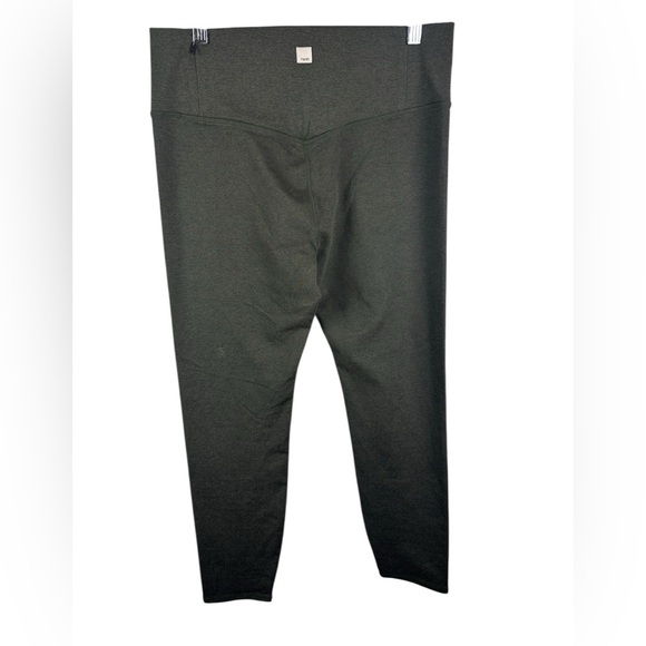 Vuori Women’s olive Green Leggings - Picture 4 of 8